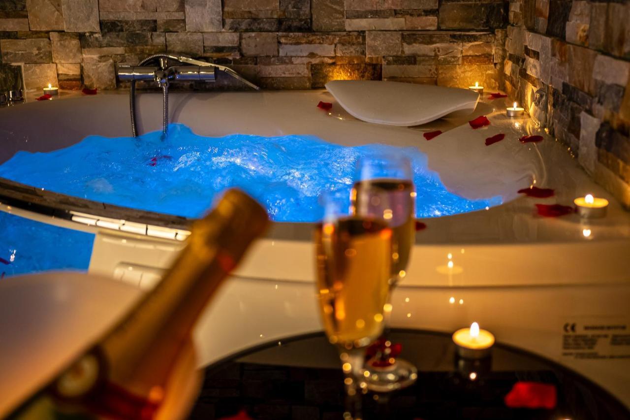 Ferienwohnung Cocon Relax - Jacuzzi - Cinema Montbéliard Exterior foto